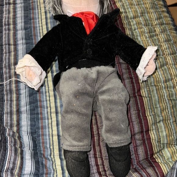 Beethoven Little Thinker Plays Moonlight Sonata - Picture 3 of 5